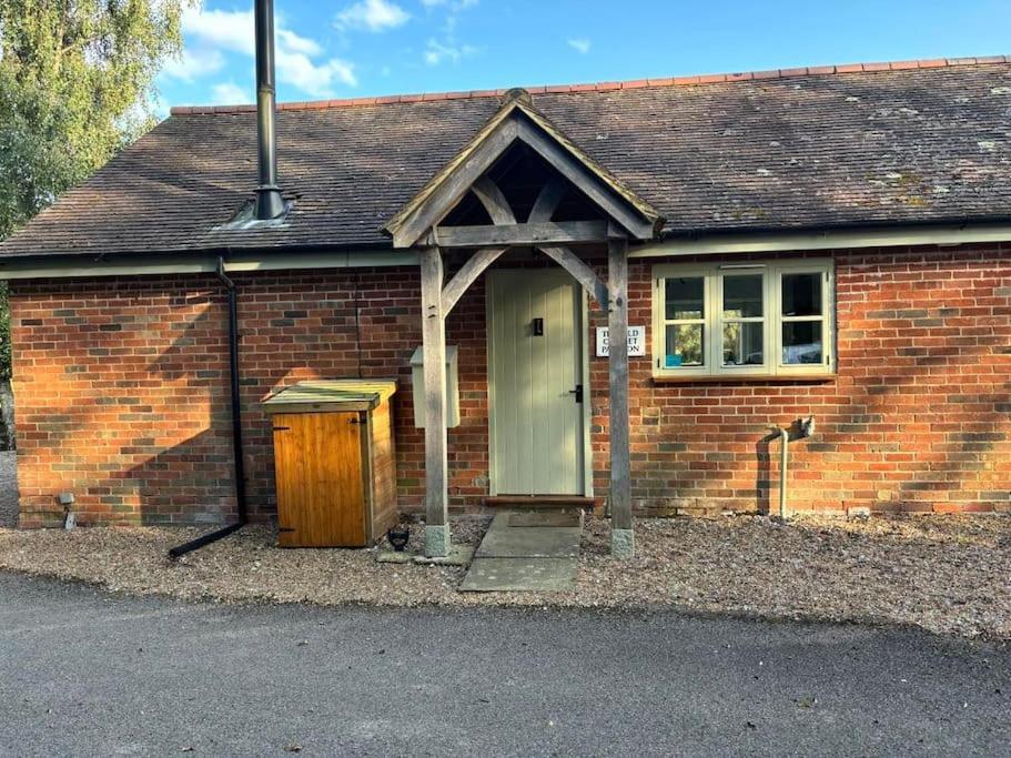 The Old Cricket Pavilion, Bodiam, East Sussex ภายนอก รูปภาพ